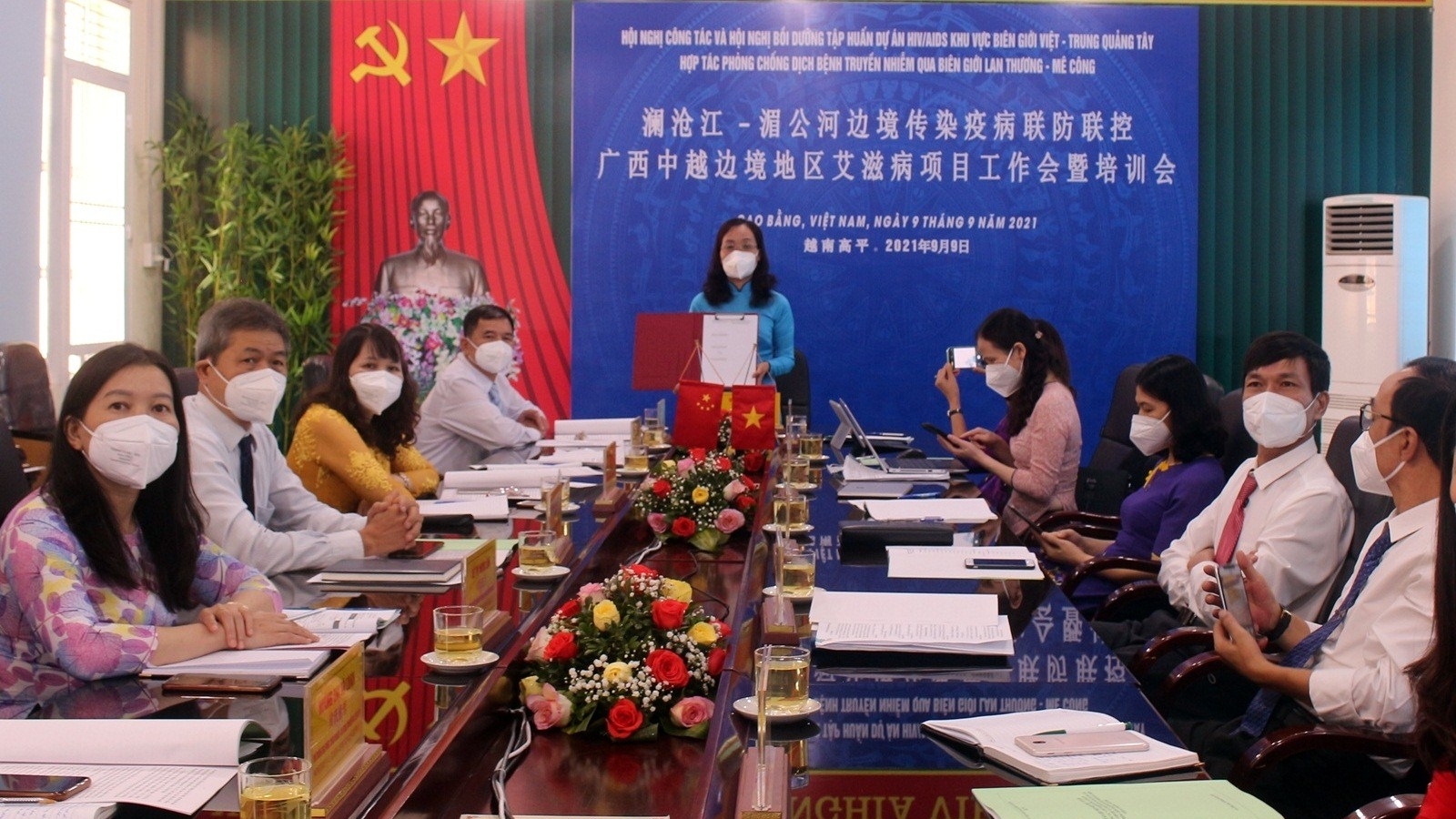 越南边境四省与中国广西壮族自治区卫生健康委员会开展跨境传染病联防联控交流在线会议
