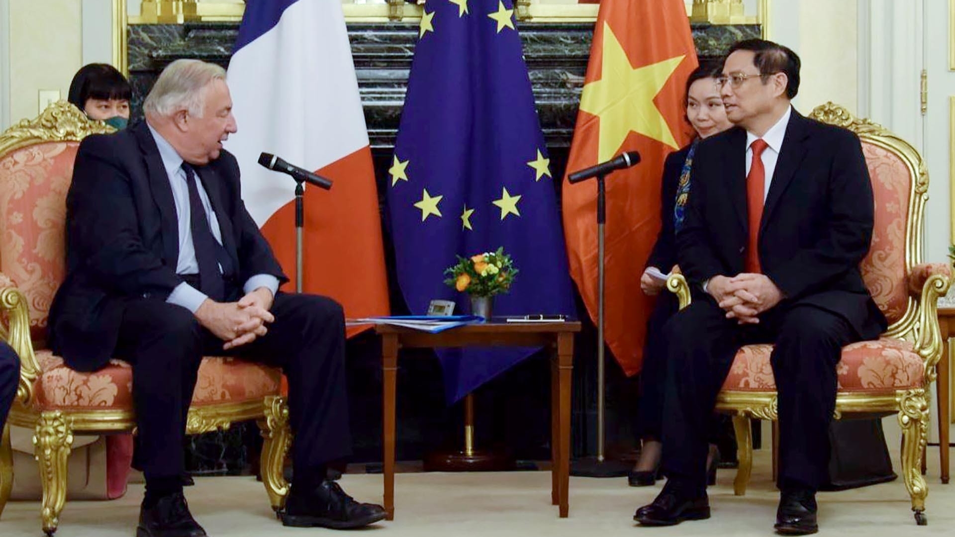 越南政府总理范明政会见法国参议院议长杰拉德·拉赫尔