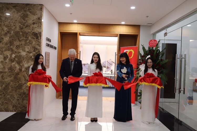 瑞士政府为越南外交学院设计的“日内瓦会议室”正式揭幕