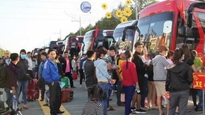 春节假期向岘港市劳动者赠送1.13万份礼物