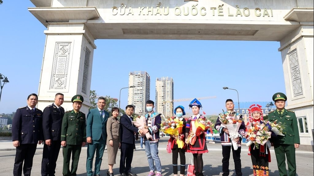 老街省：迎接中国游客入境，恢复旅游活动
