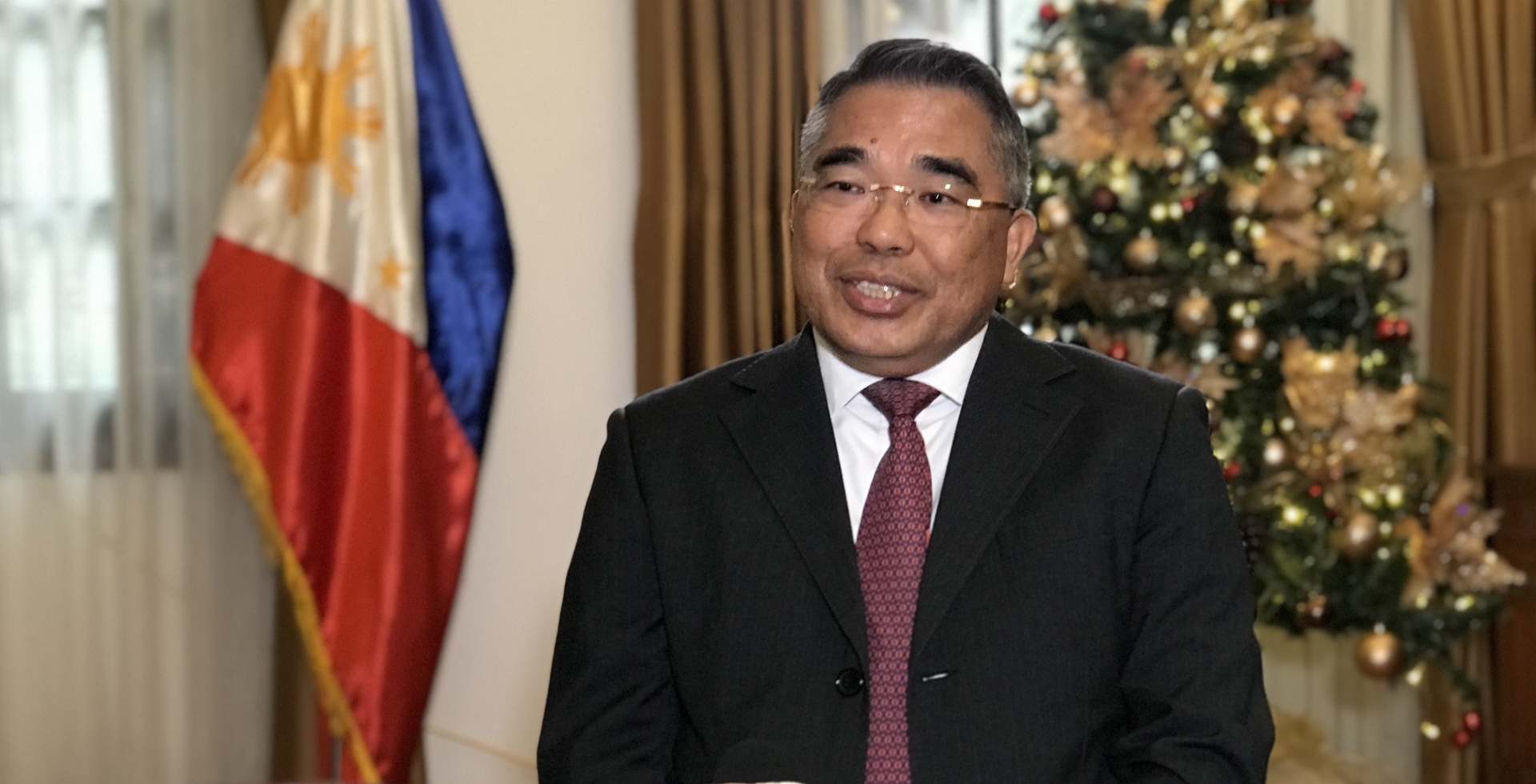 菲律宾驻越大使梅纳多•洛斯•巴诺斯•蒙塔莱格雷。
