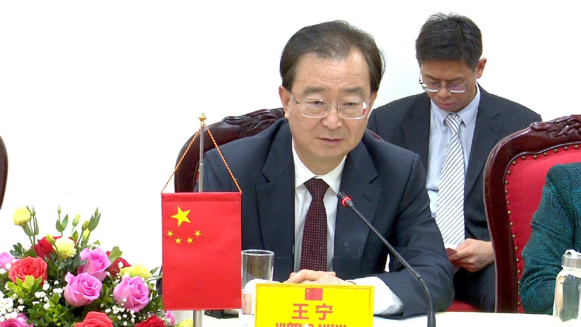 中国云南省省委书记王宁在会上发表讲话。