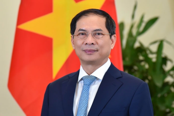 越共中央委员、越南外交部部长裴青山