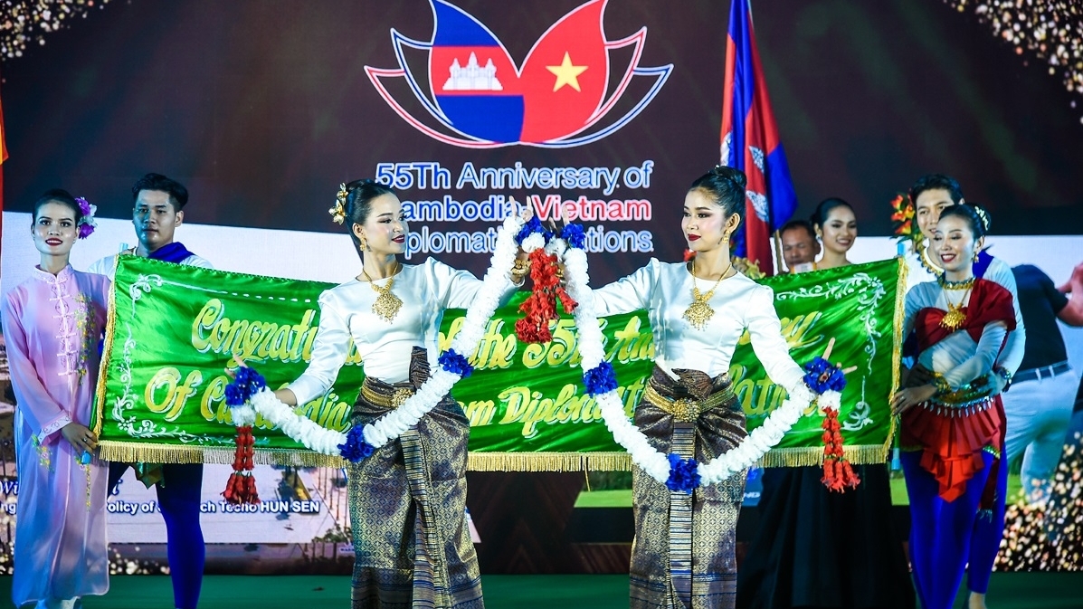 柬埔寨之夜活动促进柬埔寨与越南的旅游合作