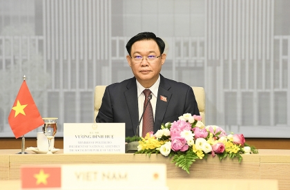 越南国会主席王廷惠致电祝贺拉脱维亚共和国国庆