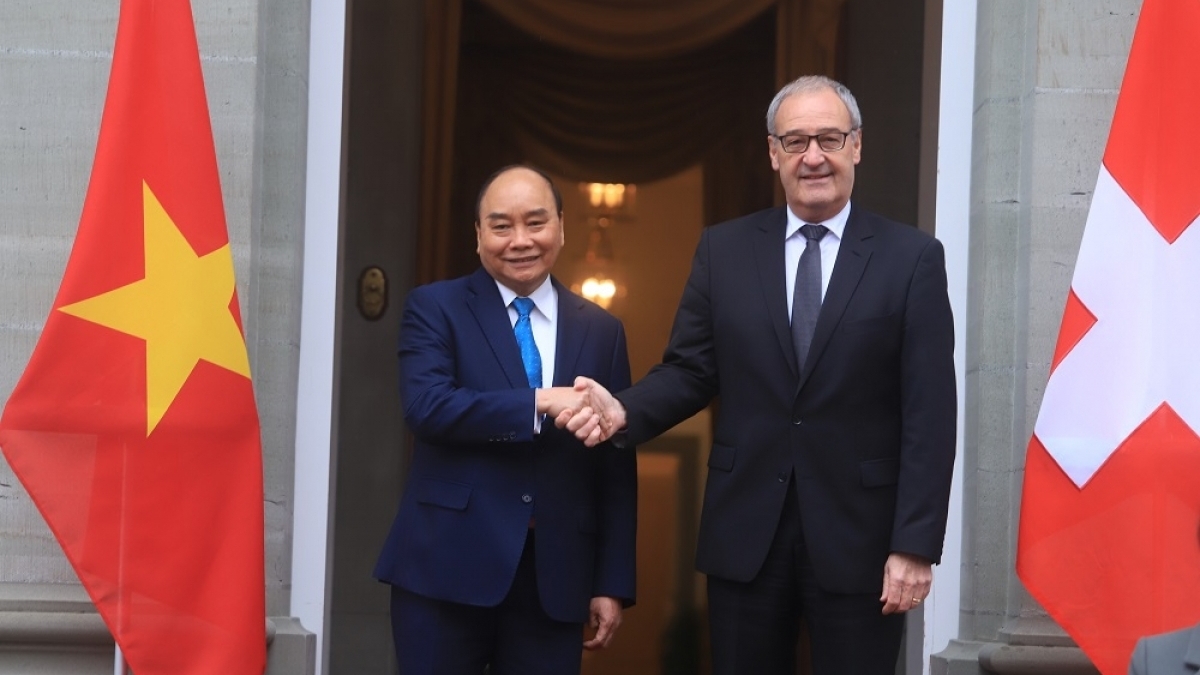 促进越南与瑞士的多领域合作
