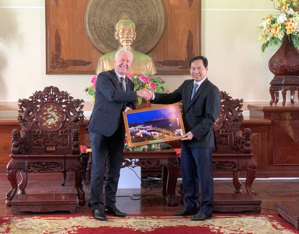 瑞士驻越南大使伊沃·西伯:芹苴市与瑞士加强经济领域的合作
