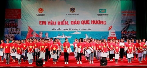 “我爱家乡海洋岛屿”知识竞赛在宁平省举行