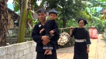 越南北部山区高平省岱依族和侬族人过七月十五及“回娘家”的习俗
