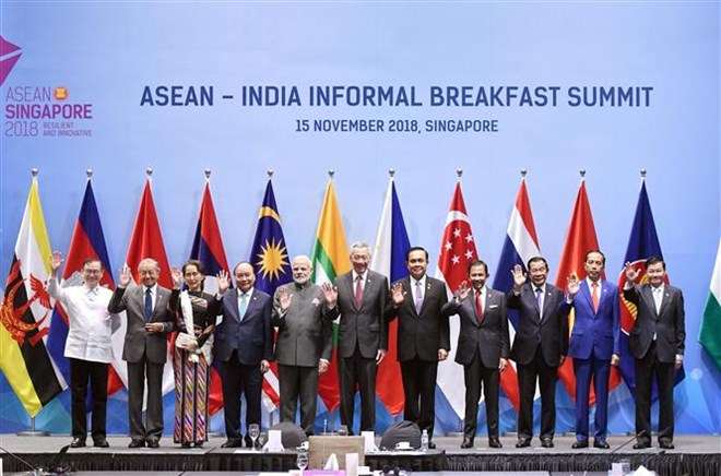 东盟峰会：阮春福总理出席东盟-印度领导人非正式早餐会