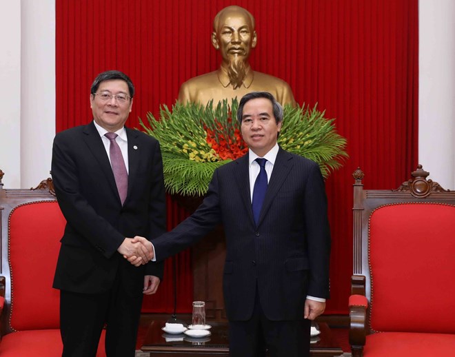 越共中央经济部部长阮文平会见中国共产党代表团