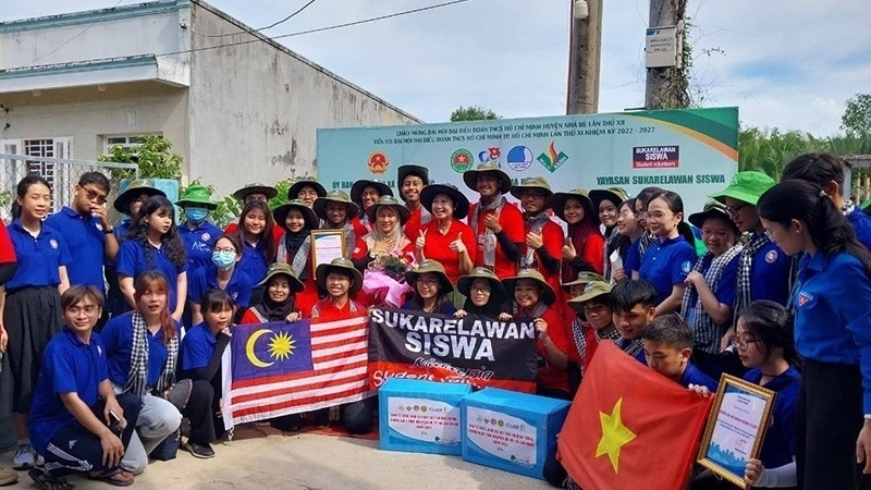 推动越南与马来西亚合作关系走深走实