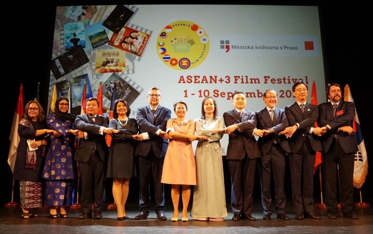 越南参加布拉格东盟与中日韩电影节