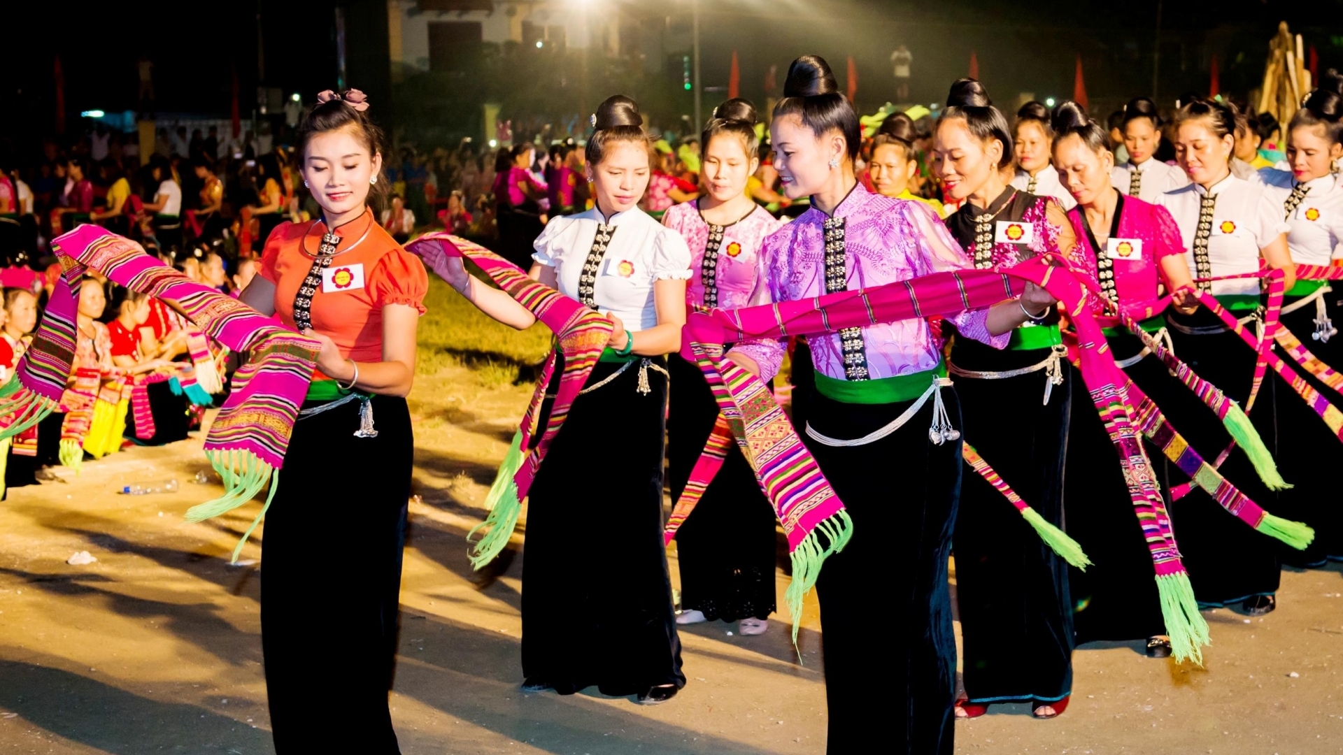 "傣族群舞”人类非物质文化遗产代表作证书授证仪式
