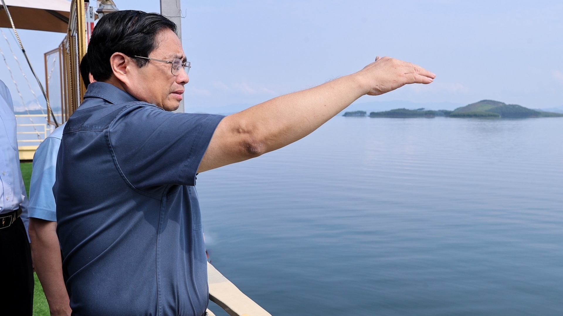 范明政总理听取关于婆瀑水库国家旅游区建设总体规划的报告