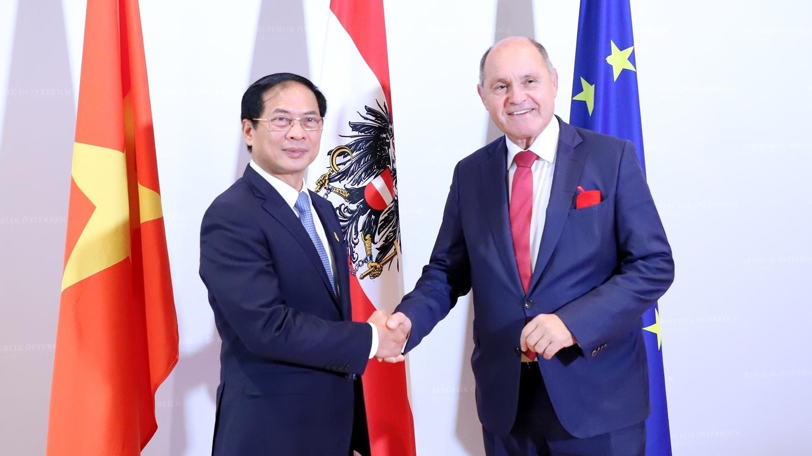 加强越南与奥地利的友好合作关系