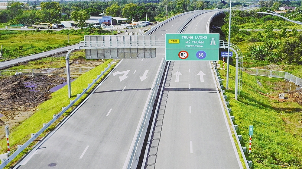 加速推进投资建设九龙江三角洲地区高速公路