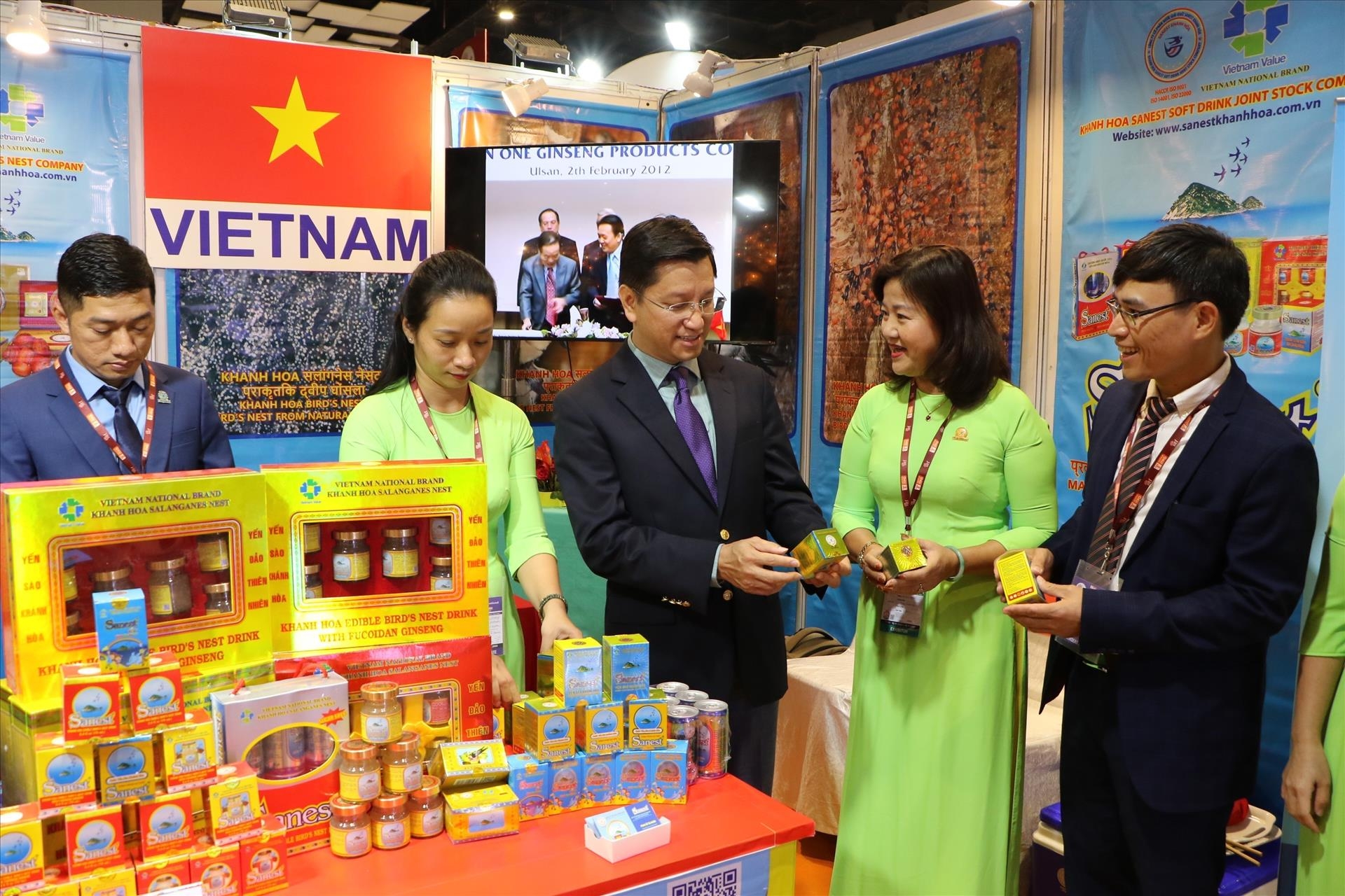 越南企业参加印度新德里贸易展览会。图自越通社
