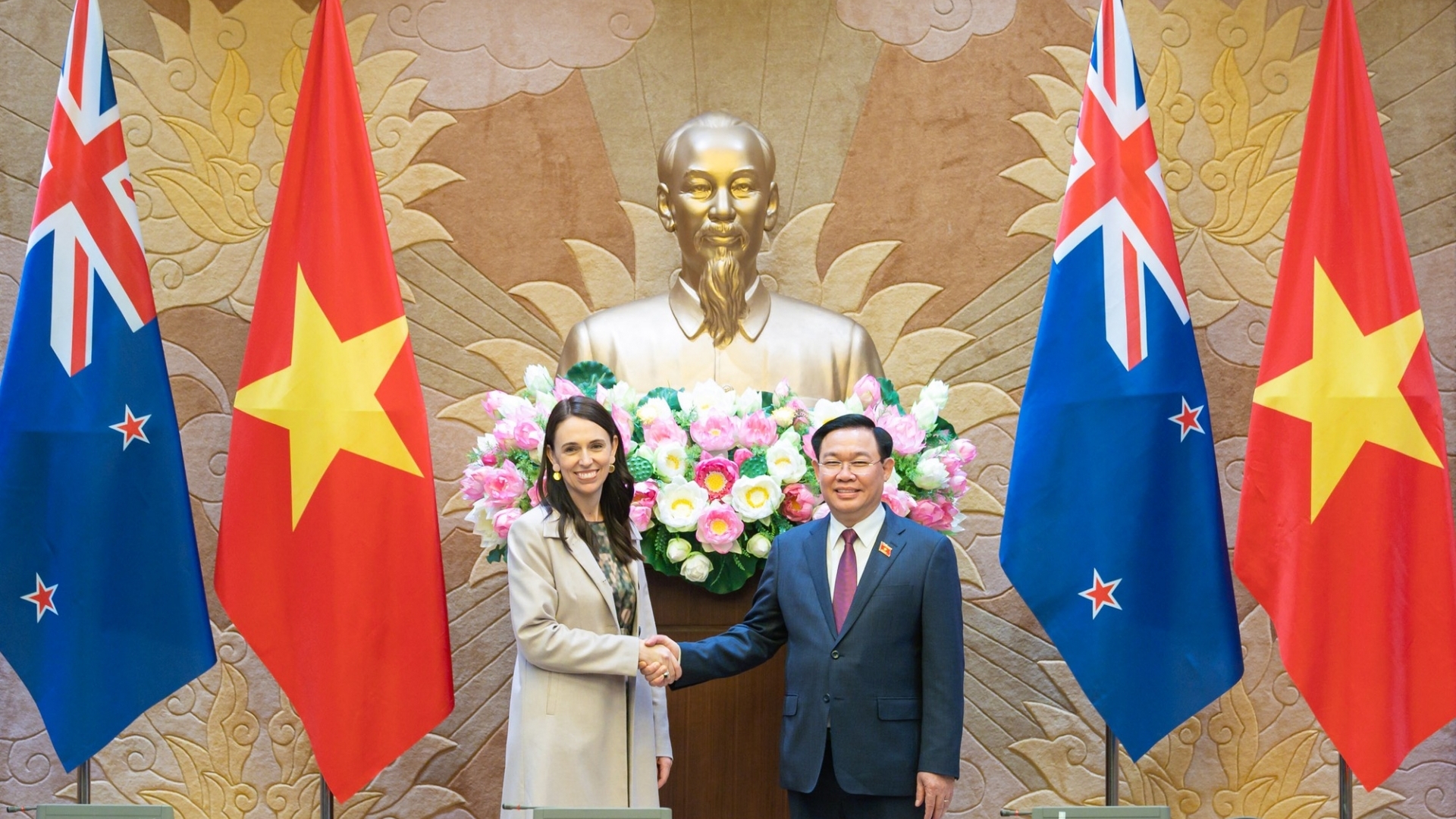 越南推动与南太平洋两个战略伙伴的合作关系
