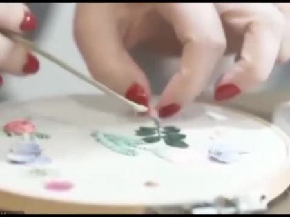 俄罗斯姑娘对越南手工刺绣的热爱
