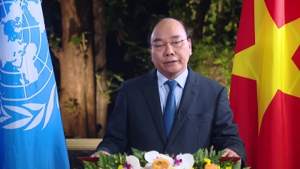 国家主席阮春福：越南自信和愿承担更多国际事务重任