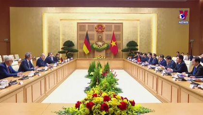 德国总理对越南进行正式访问欢迎仪式举行